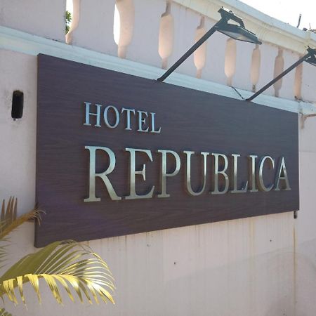 Hotel Republica Panadží Exteriér fotografie